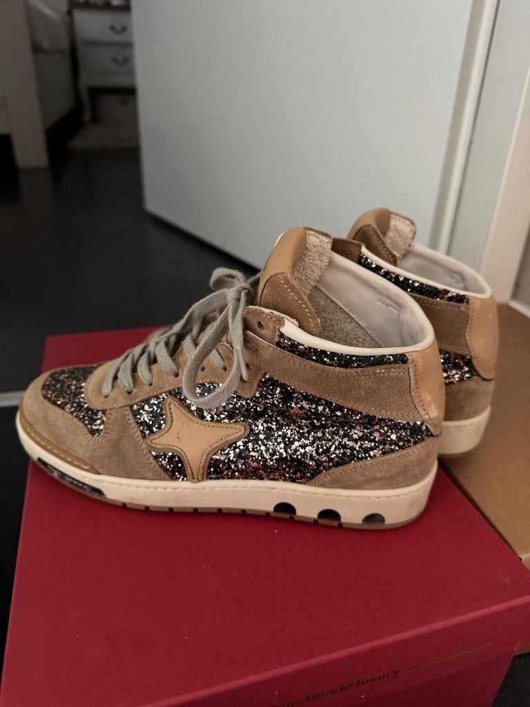 Sneakers bruin, Bruin, Ophalen of Verzenden, Sneakers of Gympen, Zo goed als nieuw