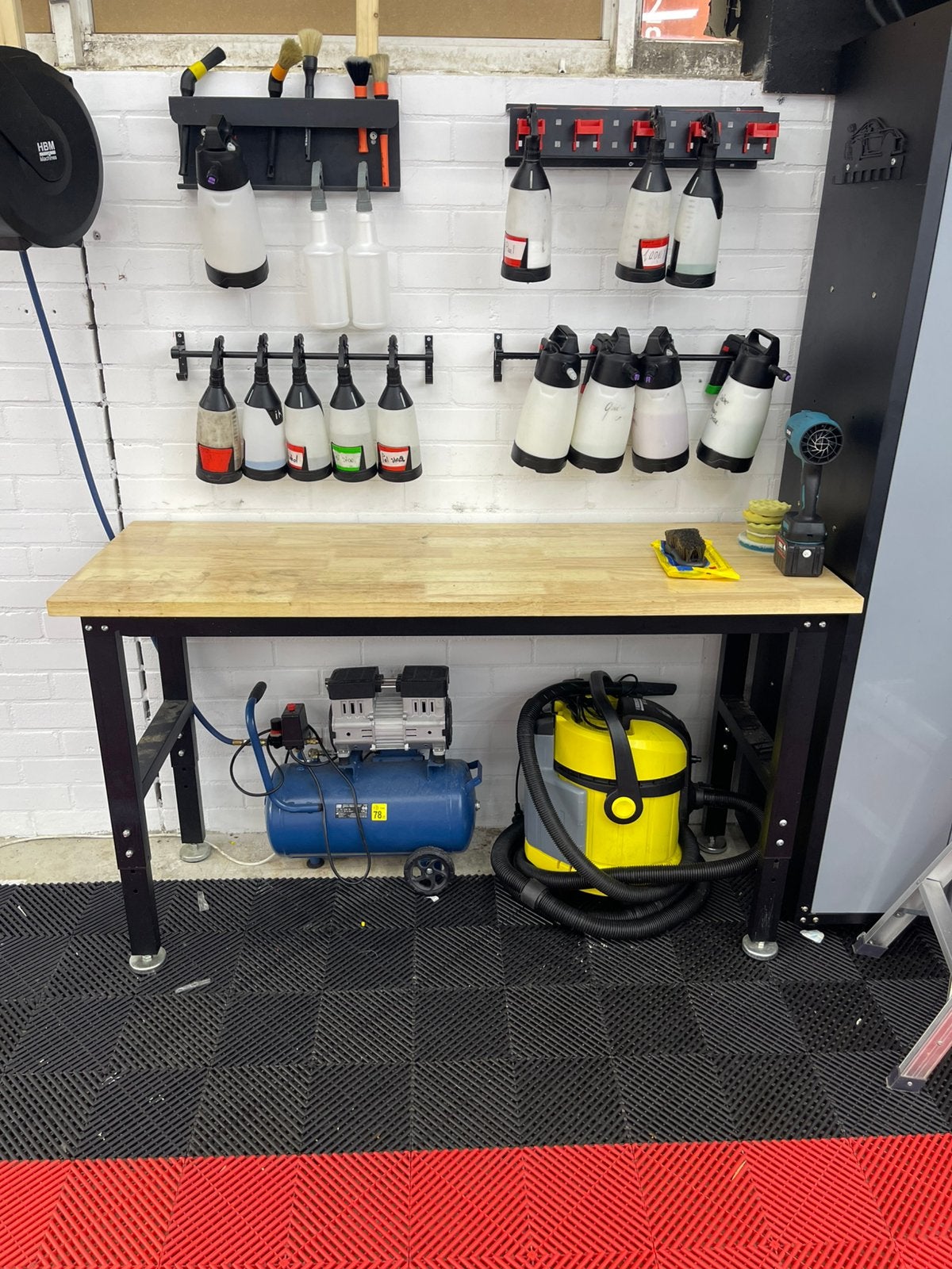 Hbm werktafel. 150 x 55 cm., Ophalen, Zo goed als nieuw