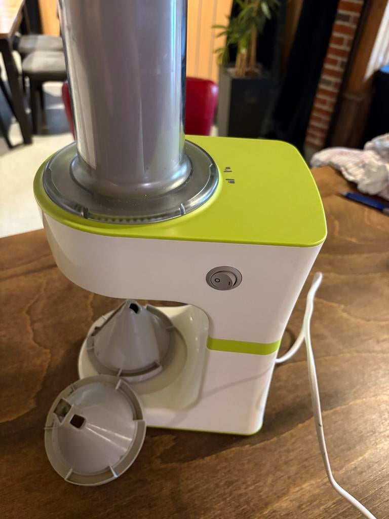 Kenwood Spiralizer - Groentespaghetti Maker, Minder dan 1 liter, Ophalen, Zo goed als nieuw, 1 snelheid