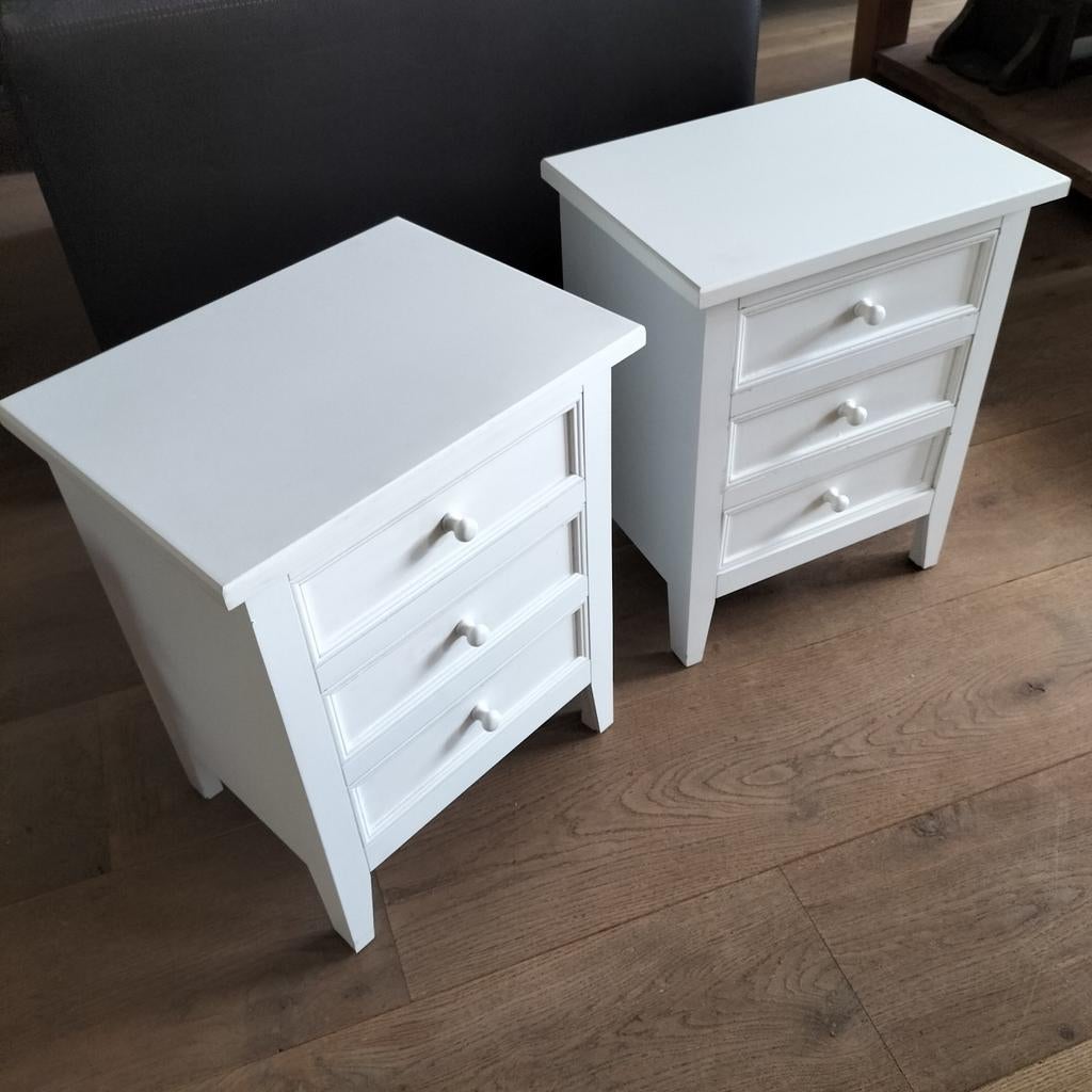 Twee nachtkastjes, Ophalen of Verzenden, Zo goed als nieuw, Minder dan 45 cm, 55 tot 70 cm
