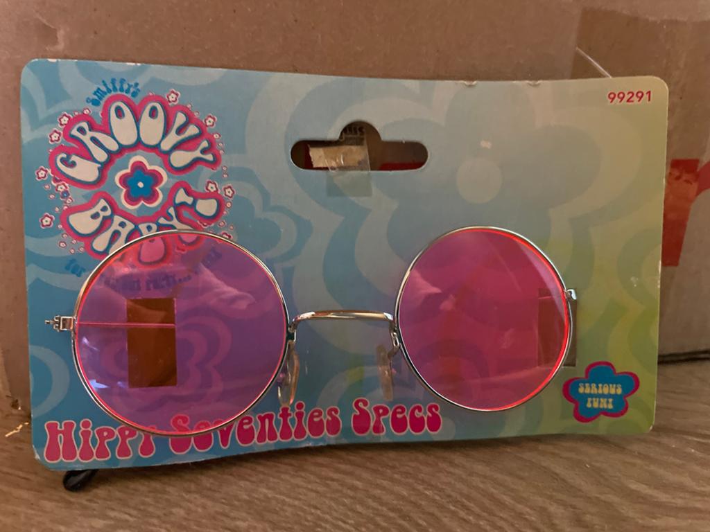 Hippie bril met roze glazen - Verkleedkleding, Ophalen of Verzenden, Zo goed als nieuw