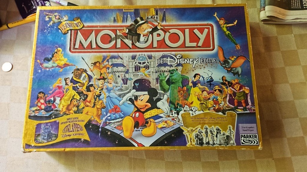 bordspel limited Monopoly Disney 3d kasteel mist 2 krt, Hobby en Vrije tijd, Vijf spelers of meer, Ophalen of Verzenden, Zo goed als nieuw