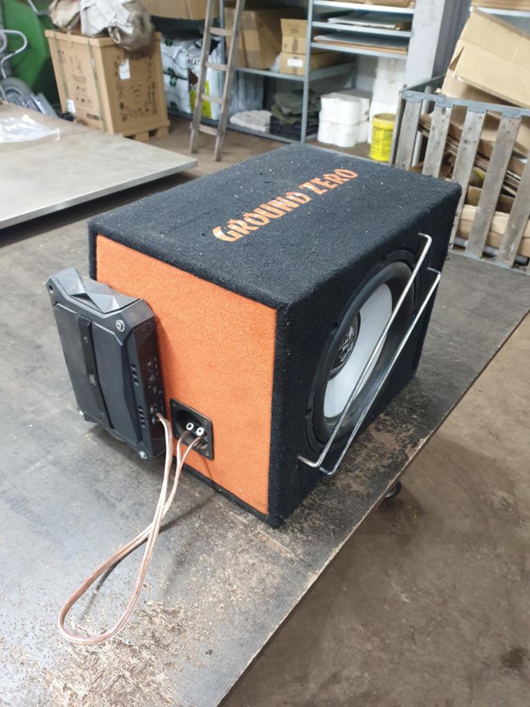 Ground Zero Subwoofer met JBL Versterker, Gebruikt, Ophalen of Verzenden, 120 watt of meer, Subwoofer