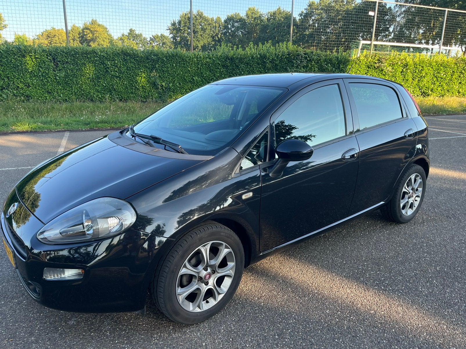 Fiat Punto 0.9 Twinair Turbo 100pk 5d 2017 Zwart, Auto's, Voorwielaandrijving, 4 cilinders, Origineel Nederlands, Handgeschakeld