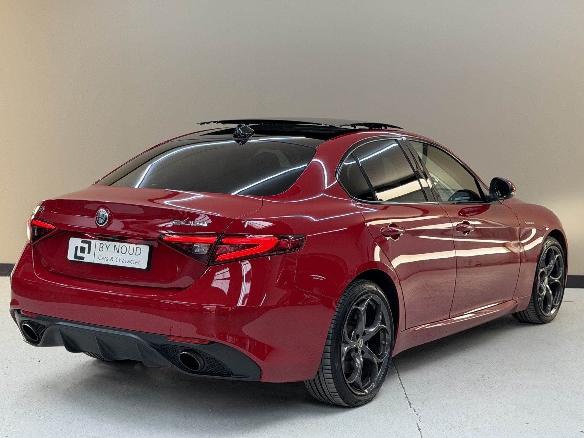 Alfa Romeo Giulia 2.0 T AWD Veloce, 280Pk, 2017, 1ste eigena, Zwart, 4 cilinders, 1505 kg, Bedrijf