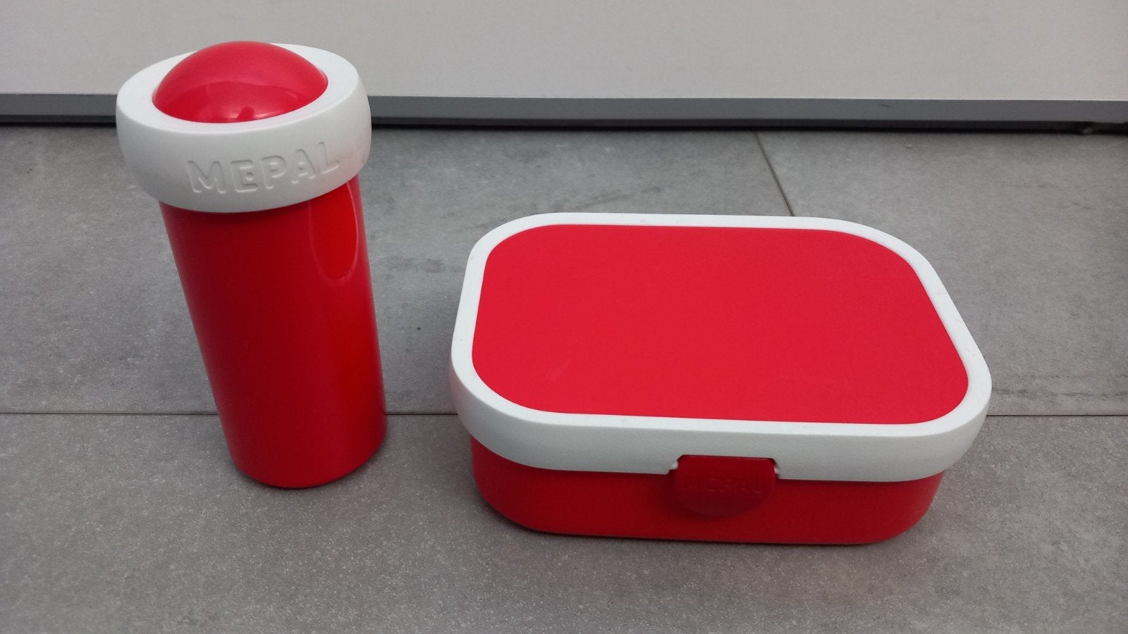 Mepal lunchset rood broodtrommel en beker, Ophalen of Verzenden