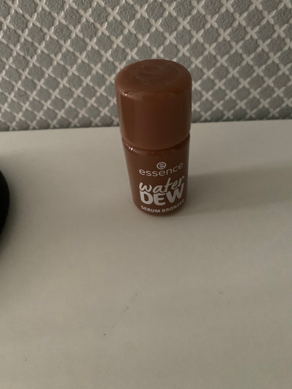 Essence Water Dew Nieuw!, Sieraden, Tassen en Uiterlijk, Bruin, Gehele gezicht, Nieuw, Ophalen of Verzenden