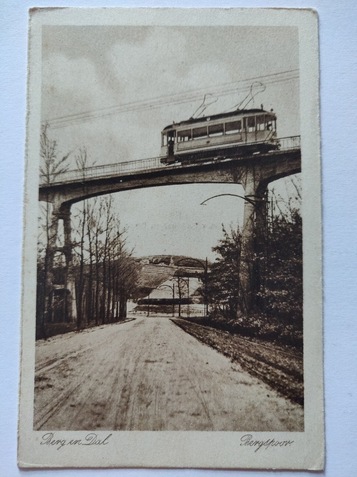 c2572 berg en dal, Ophalen of Verzenden, 1920 tot 1940, Gelderland