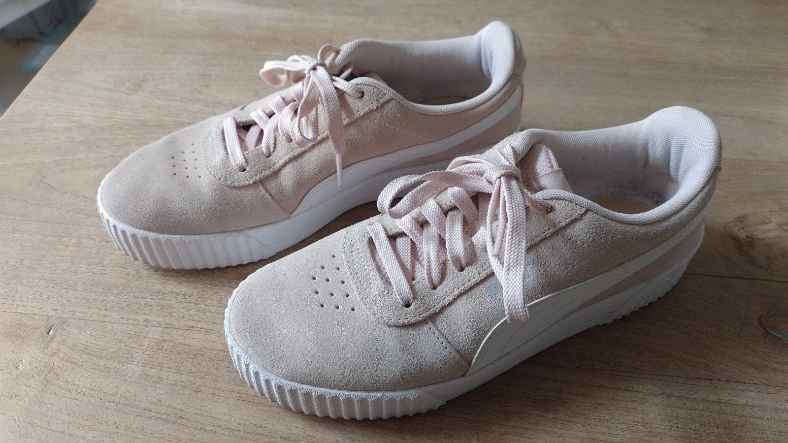 Puma sneakers roze/zalm suedeleer maat 40 (valt als 39), Kleding | Dames, Puma, Ophalen of Verzenden, Roze, Sneakers of Gympen
