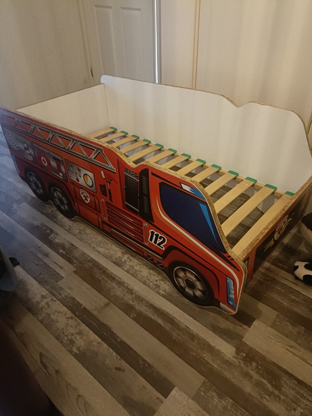 Peuterbed Brandweerauto 140x70 cm, Huis en Inrichting, Ophalen, Gebruikt, 190 cm of minder, Rood
