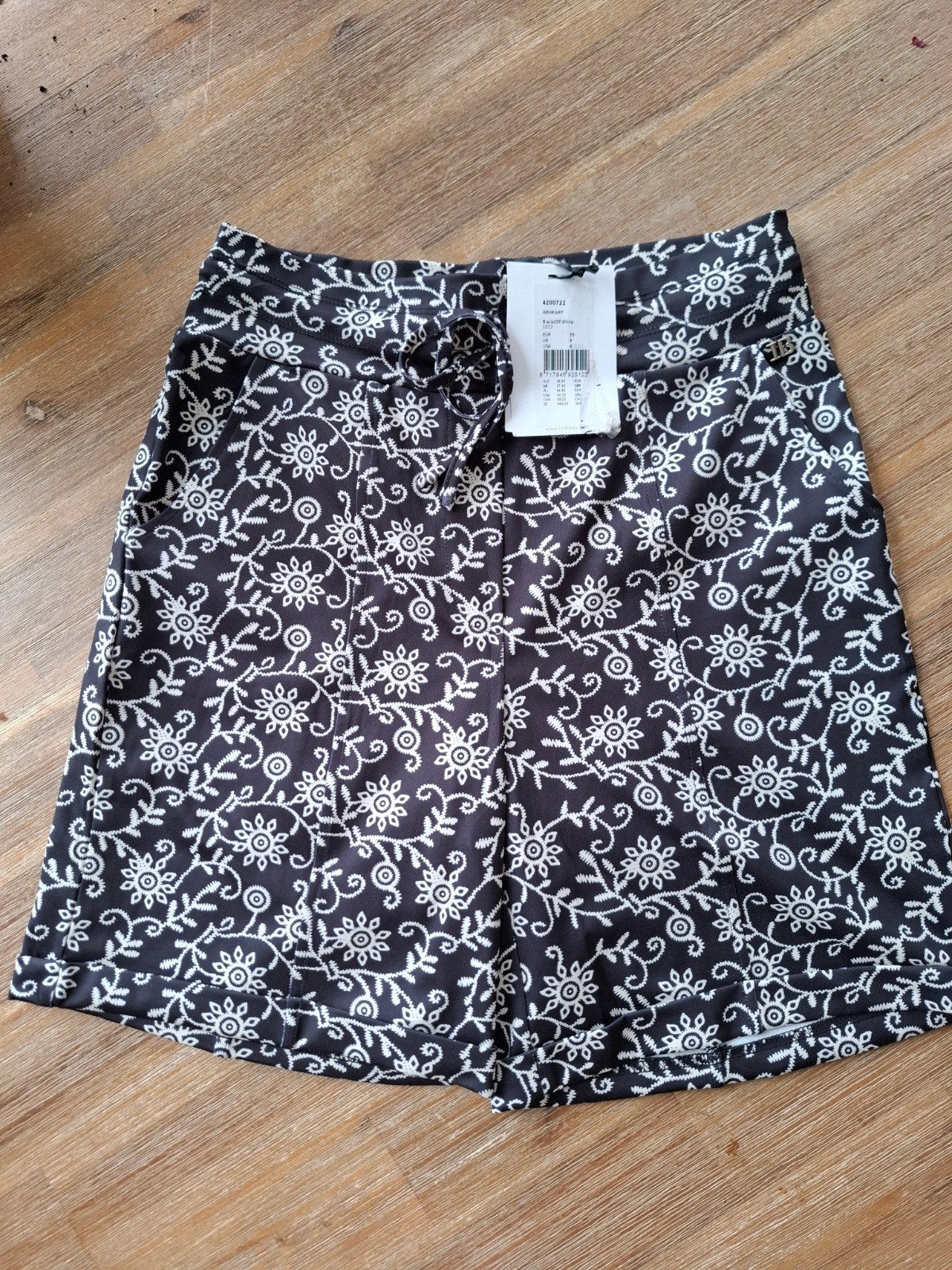 Nieuwe short van ivy beau., Kort, Zwart, Nieuw, Ophalen of Verzenden