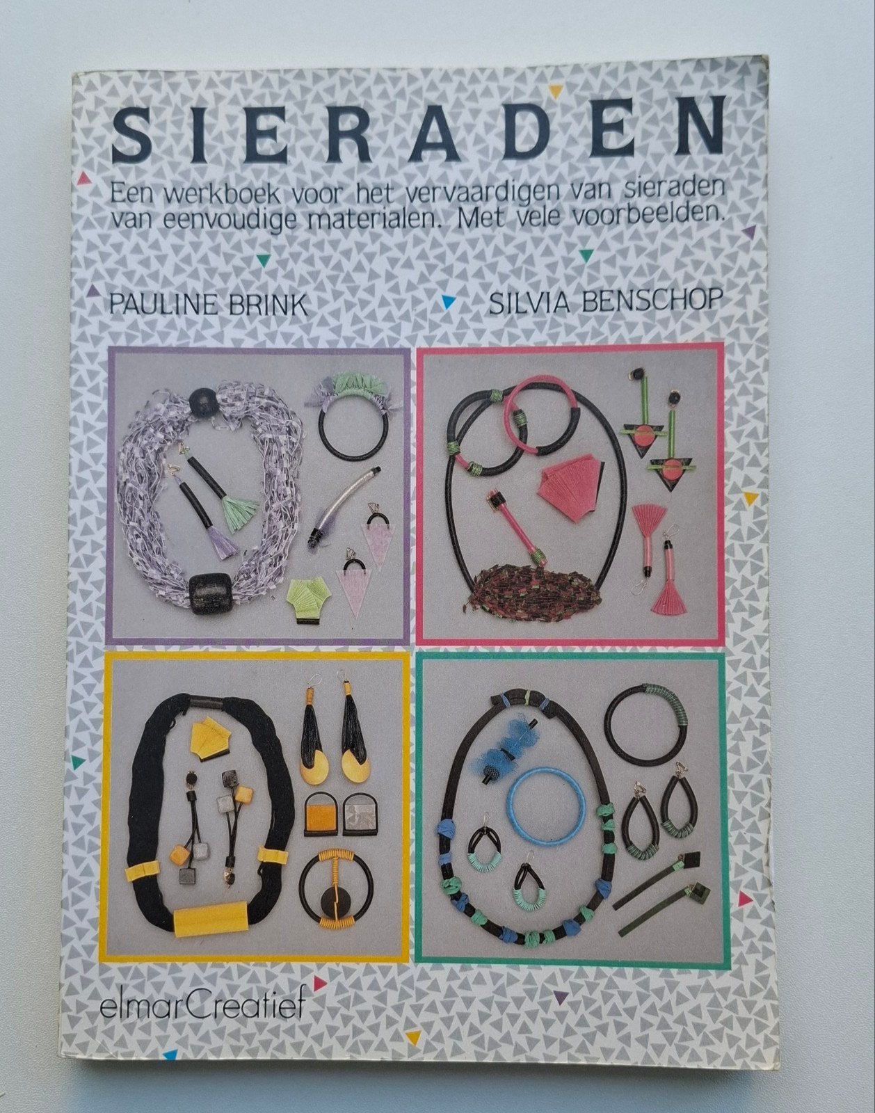 Sieraden maken: Werkboek met voorbeelden, Boeken, Hobby en Vrije tijd, Ophalen of Verzenden, Gelezen, Sieraden maken, Pauline Brink, Silvia Benschop