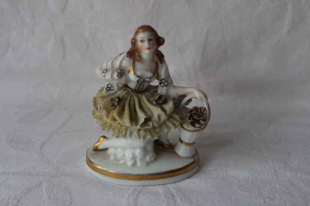 Antiek Volkstedt miniatuur beeldje, Antiek en Kunst, Antiek | Porselein, Ophalen of Verzenden