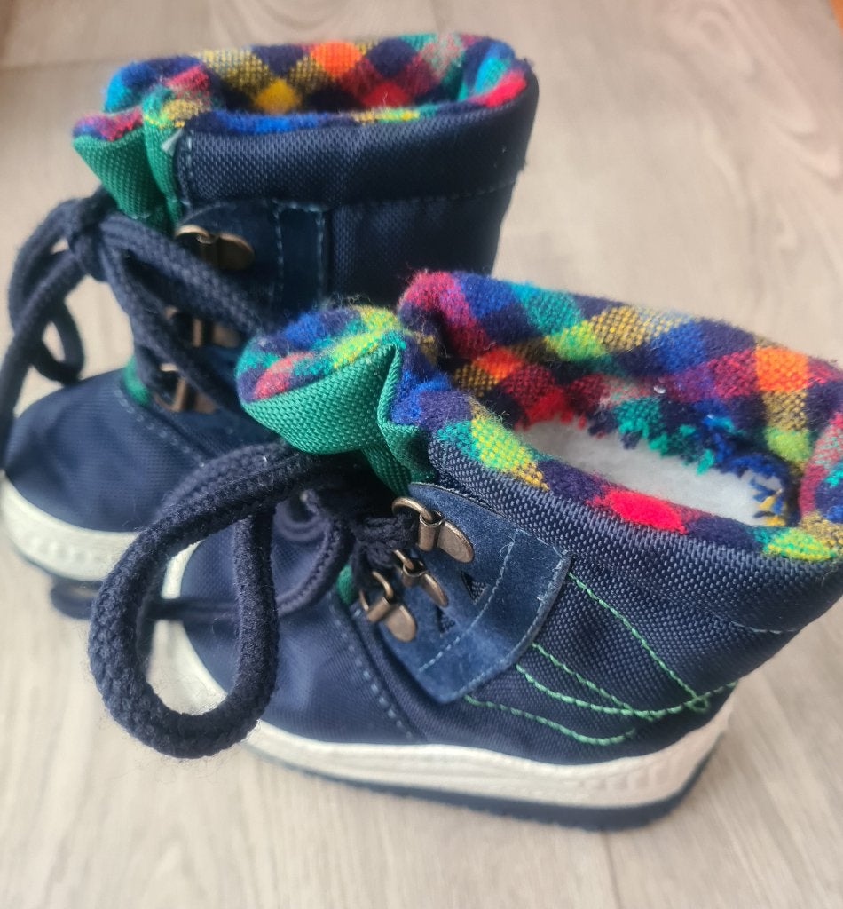 Bijna als nieuw stoer en warm laarsje maat 20 en 21, Kinderen en Baby's, Mepres, Laarsjes, Ophalen of Verzenden, Zo goed als nieuw