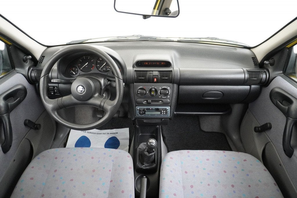 Foto 24 van Opel CORSA 1.0I-12V CITY HB 3-Drs YOUNGTIMER!! Lage km-Stand