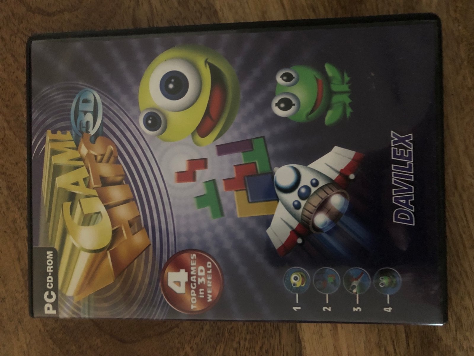Game 3D PC CD-ROM: Tetris, Frogger, Pacman, Space Invaders, Gebruikt, Overige genres, 1 speler, Eén computer