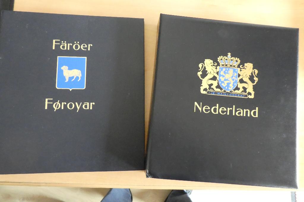 RM-13 : Faroer + kavel RA-10 Nederland in Davo album, Verzenden, Buitenland
