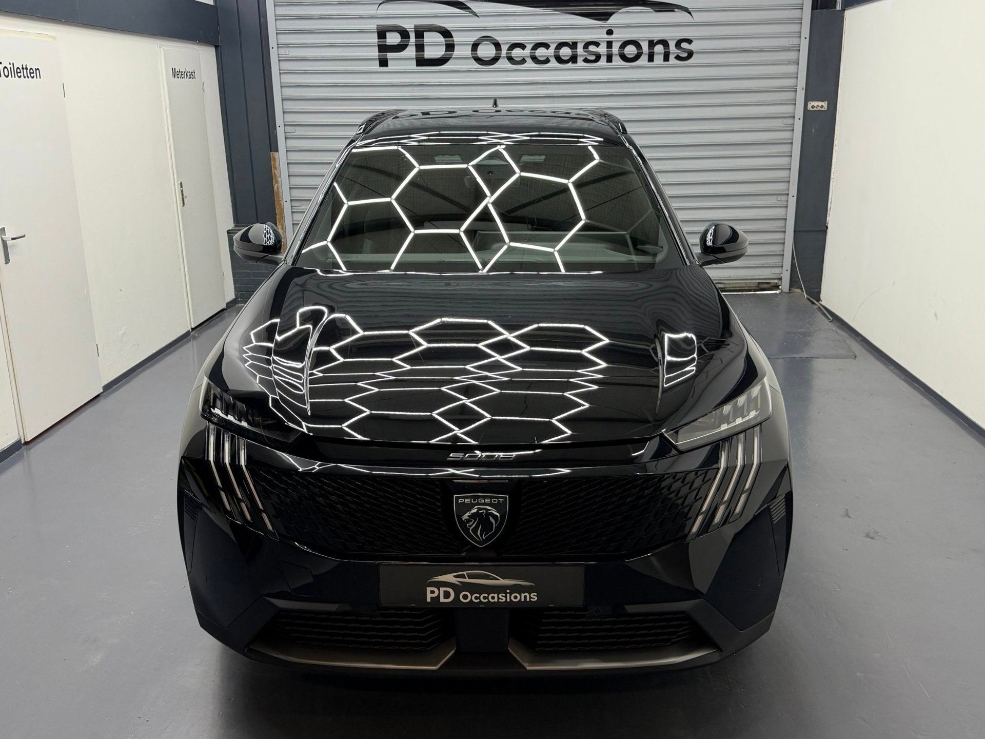 Peugeot 5008 1.2 145PK Hybrid 145 GT Executive 7p. - Demo -, 145 pk, Zwart, 1199 cc, Adaptive Cruise Control