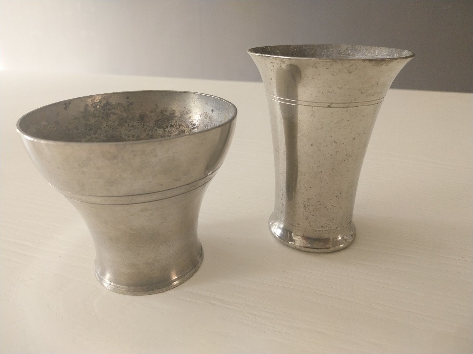 Set van 2 antieke tinnen bekers, Meeuws & Zoon Den Haag, Ophalen of Verzenden