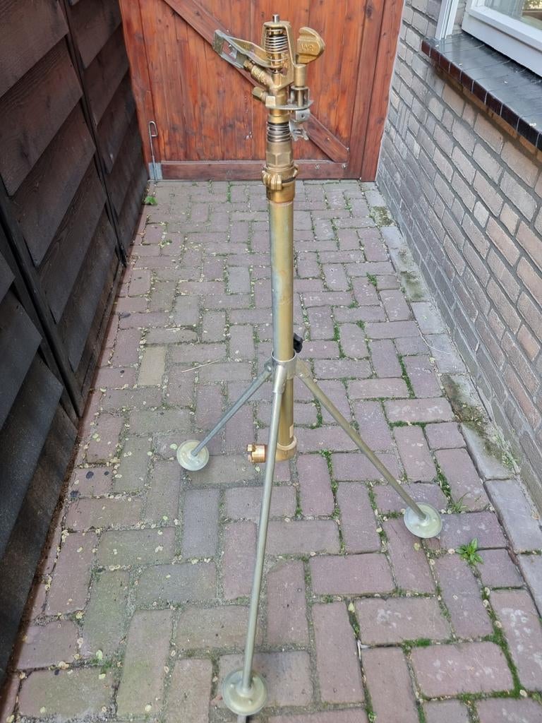 Te koop grote tuin of weiland sproeier., Ophalen