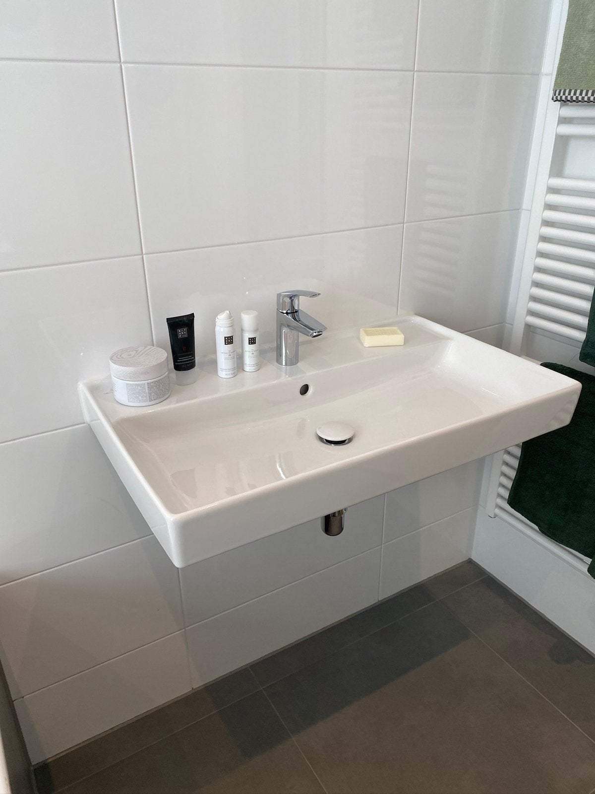 Villeroy & Boch wastafel + spiegel 100cm, Ophalen, 50 tot 100 cm, Zo goed als nieuw, Minder dan 100 cm