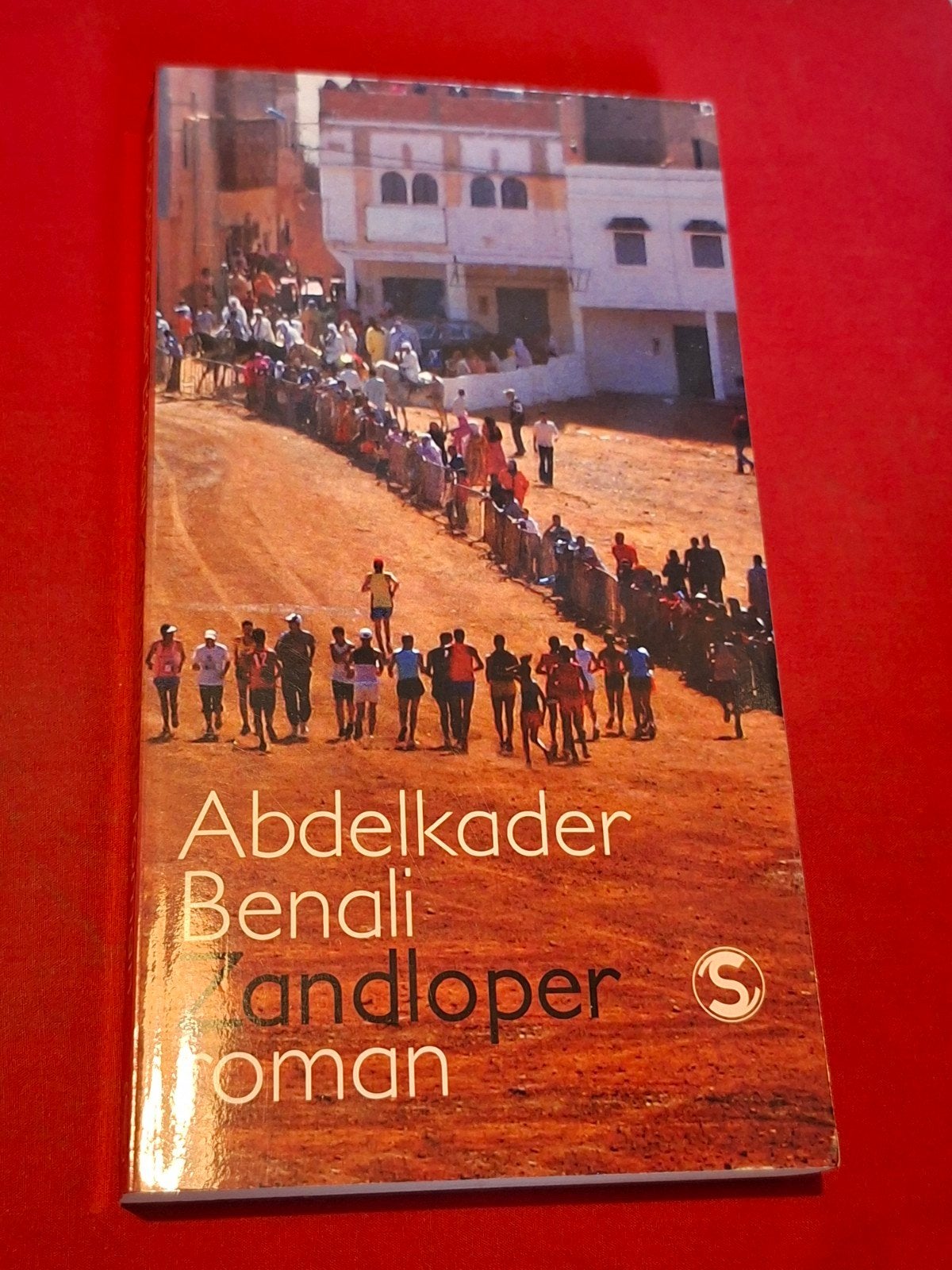 GESIGNEERD Zandloper. Abdelkader Benali., Ophalen of Verzenden, Gelezen