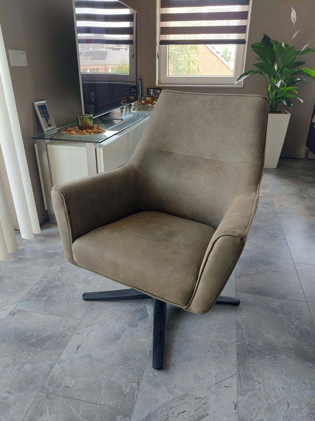 Een mooie en een comfortabele  fauteuil!, Huis en Inrichting, Fauteuils, Ophalen, Minder dan 75 cm, Leer, Zo goed als nieuw