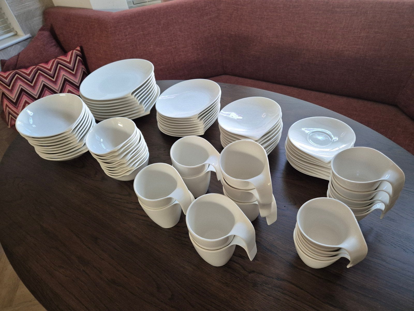 Villeroy & Boch servies FLOW (72 stuks), Ophalen, Villeroy & Boch, Zo goed als nieuw, Modern