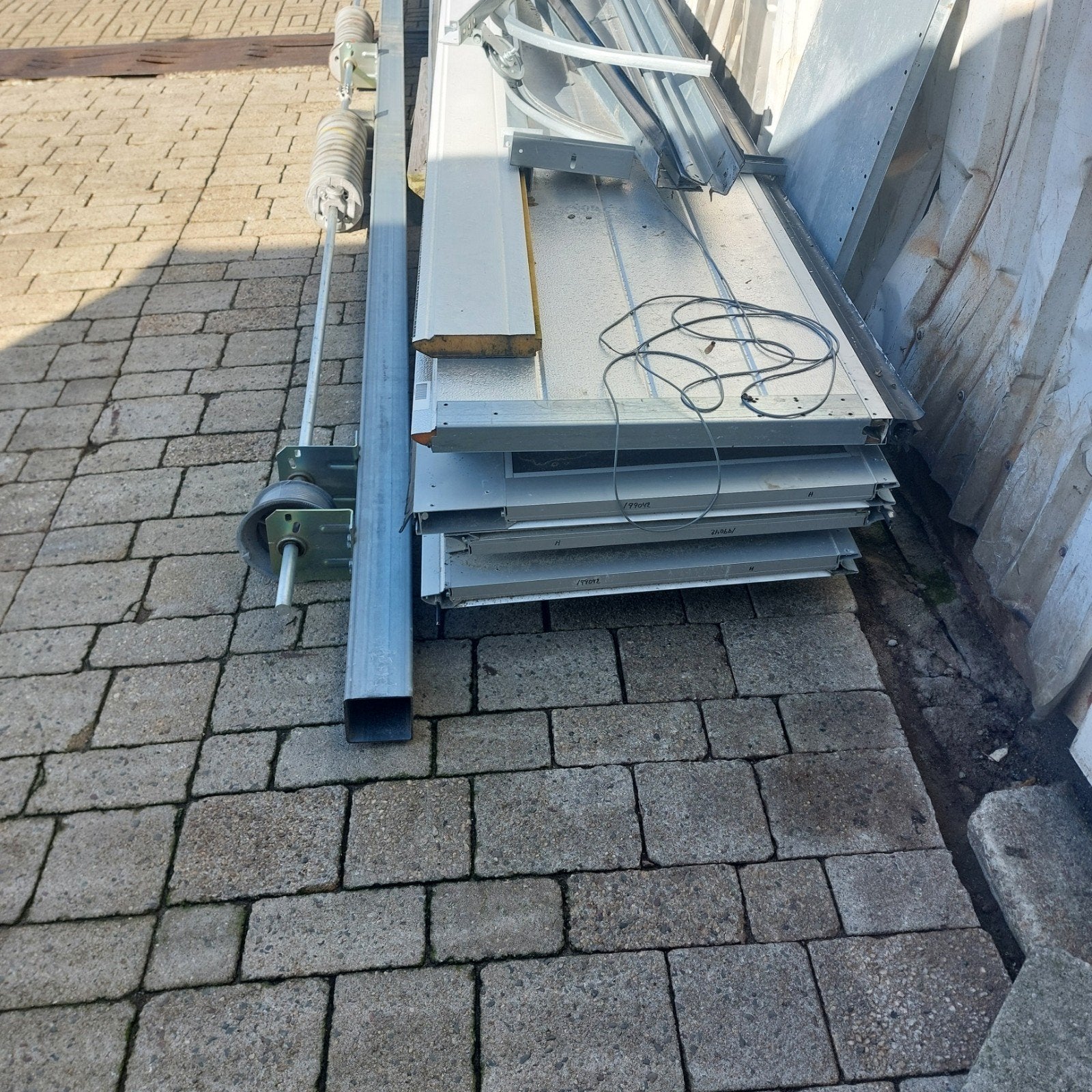 Elektrische sectionaal garagedeur, Ophalen, Garagedeur, Zo goed als nieuw, Metaal