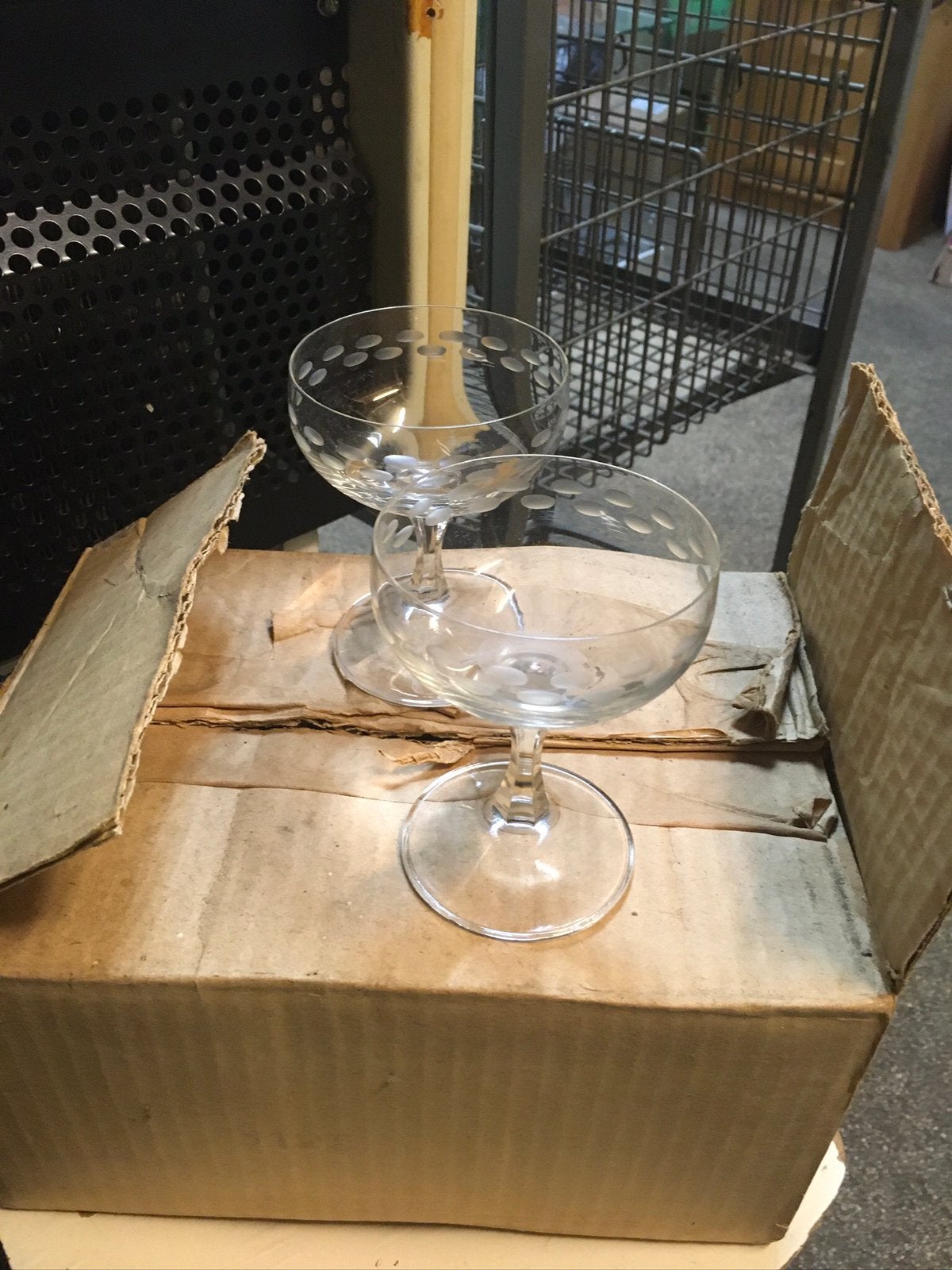 Te koop 18 nieuwe geslepen kristallen champagne coupes, Ophalen, Nieuw, Overige typen