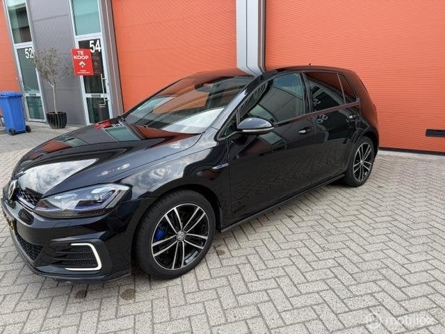 Volkswagen Golf 1.4 TSI PHEV GTE BJ 12-12-2018 KM NAP EXTR, Stof, Gebruikt, Euro 6, 4 cilinders