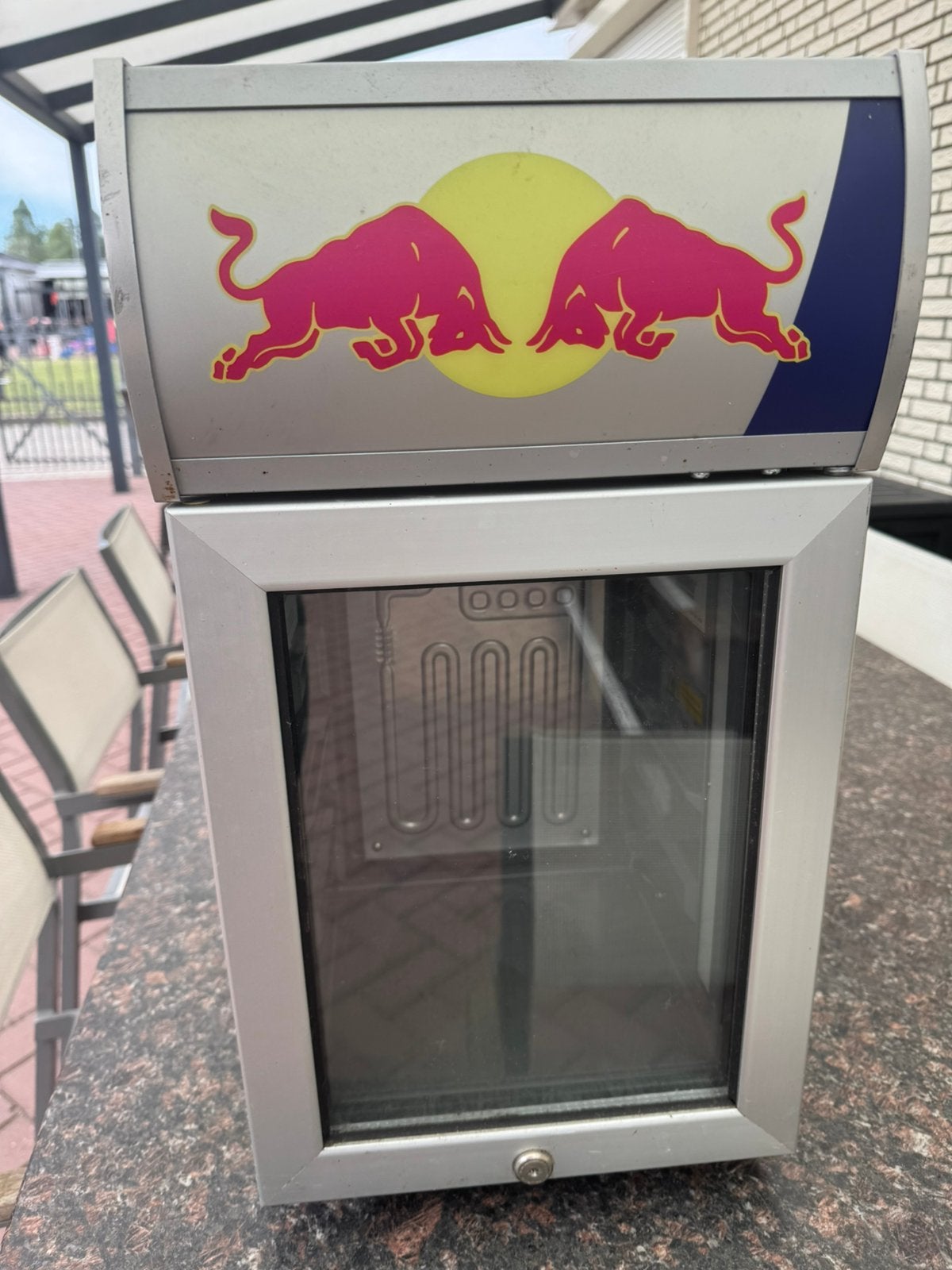 Red bull ijskast, Ophalen, Gebruikt