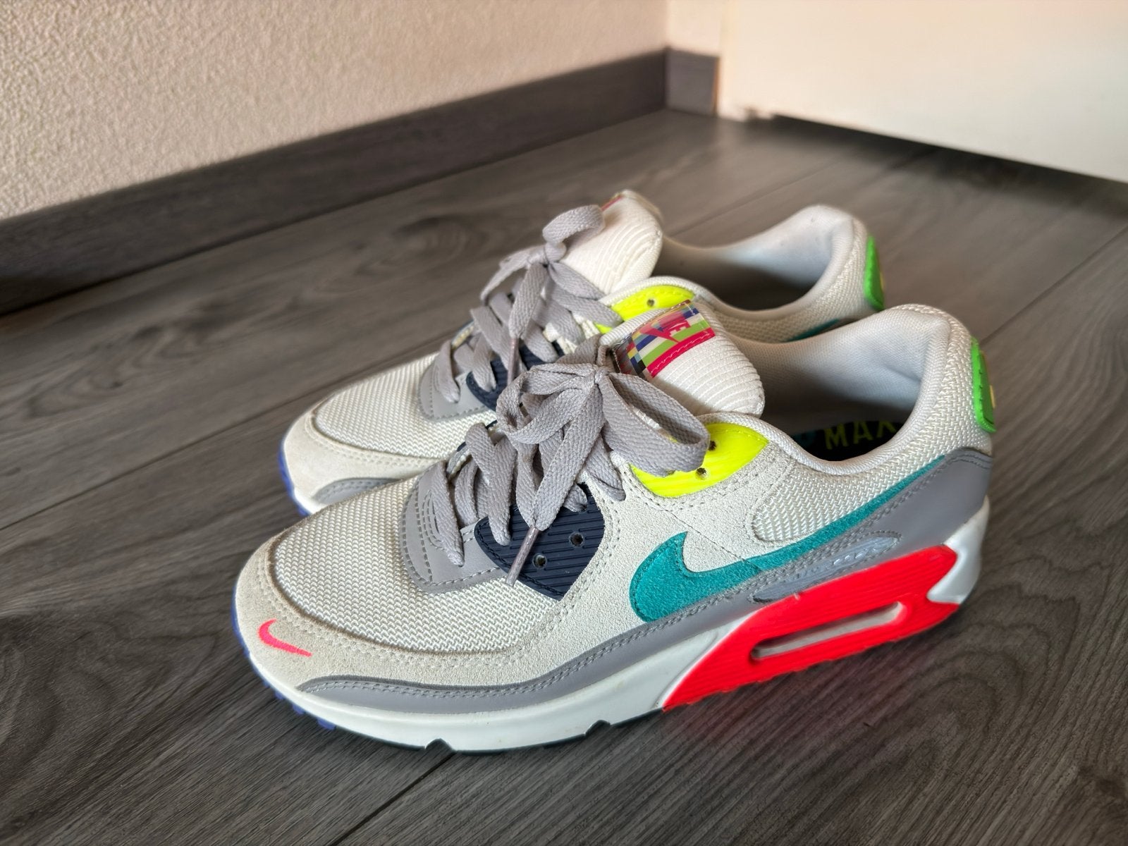 Nike Air Max 90 Evolution of Icons - Maat 41, Kleding | Heren, Schoenen, Ophalen of Verzenden, Zo goed als nieuw, Overige kleuren