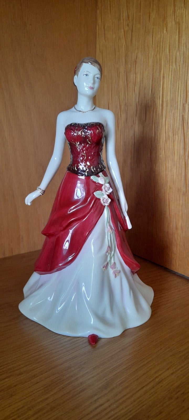 Royal Doulton Lady Emily HN 4817 - Topstaat, Ophalen of Verzenden, Zo goed als nieuw, Porselein, Beeldje(s)