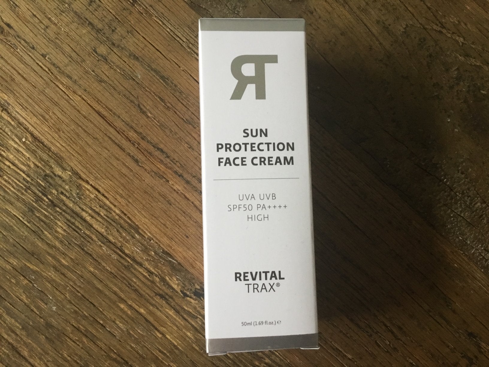 Revitaltrax sun cream tht 2027, Ophalen of Verzenden, Nieuw, Gehele gezicht