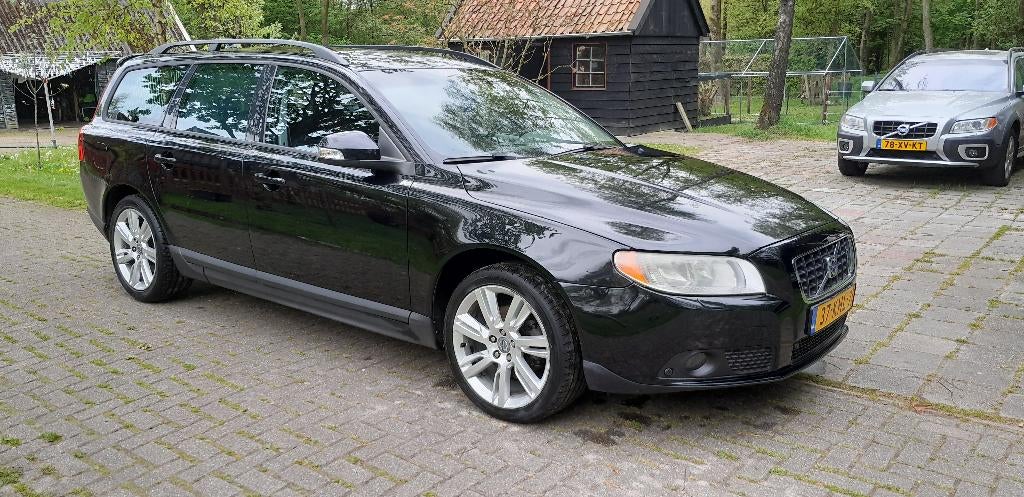 Volvo V70 2.0 2009 Defect Export Sloop, Voorwielaandrijving, 145 pk, Zwart, 4 cilinders