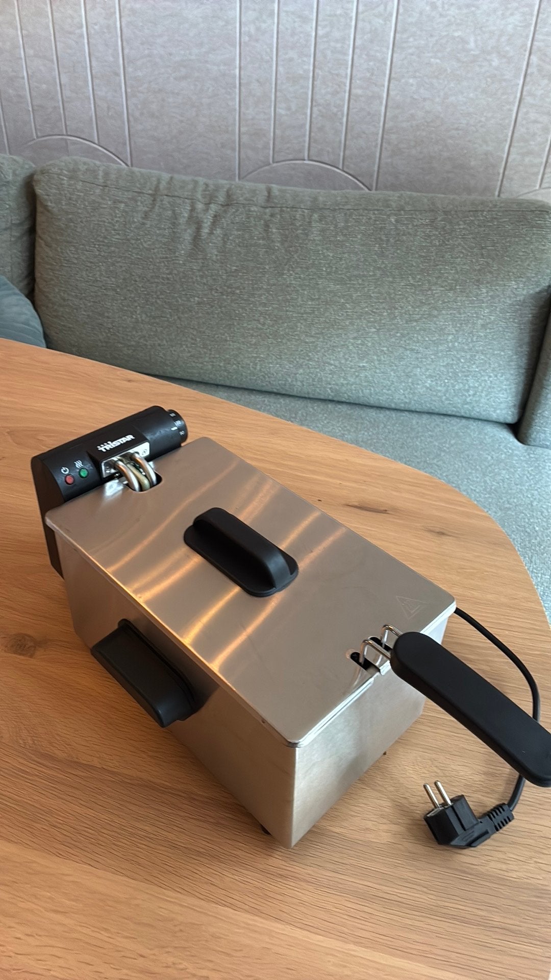 Tristar Friteuse - Compact en Gebruiksvriendelijk, 2 tot 3 liter, Ophalen, Gebruikt, Uitneembare binnenpan