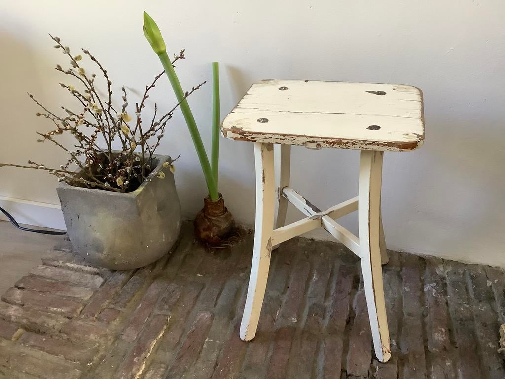 Brocante krukje of tafeltje, Ophalen of Verzenden, Gebruikt, Hout