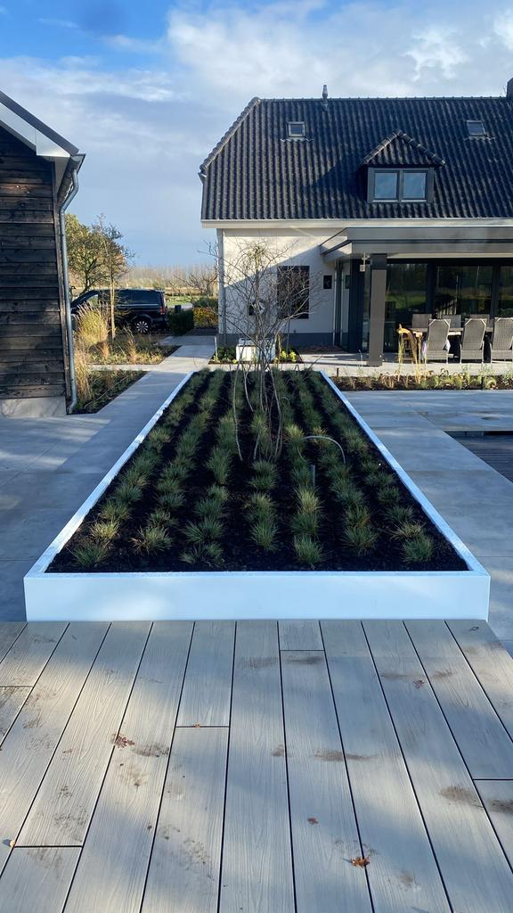 zwarte plantenbakken mooi en strak afgewerkt, Tuin en Terras, Ophalen of Verzenden, Nieuw, Metaal, Balkon