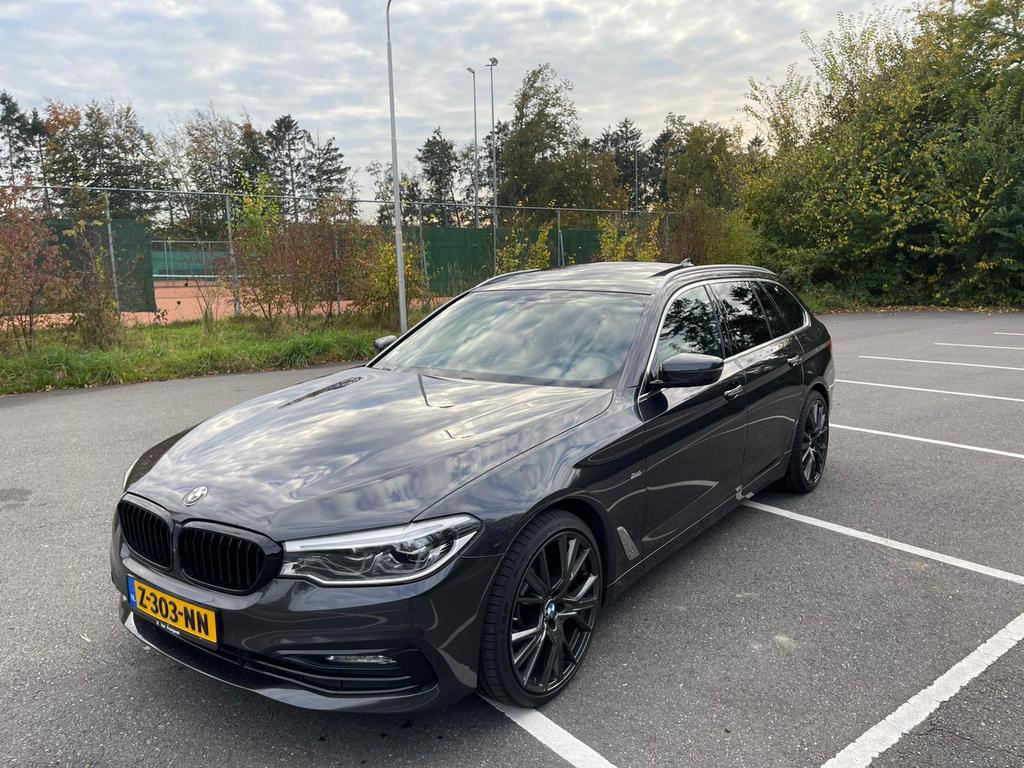 BMW 5-Serie 520D High Exec/M-Sport/Luxury Sportline/Pano/Hud, Automaat, Achterwielaandrijving, 1995 cc, 2000 kg