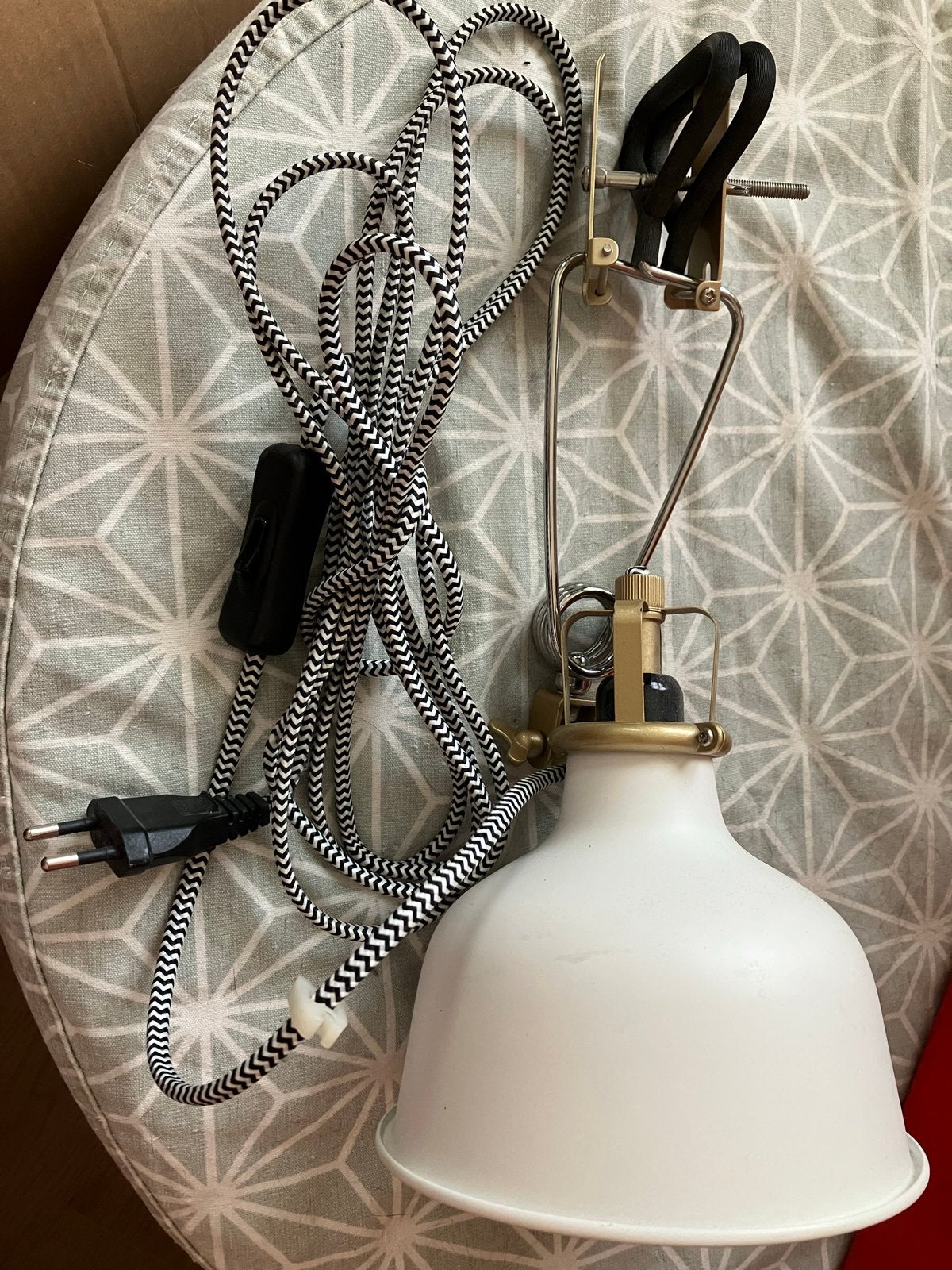 IKEA Ranarp Klemlamp - Wit/Messing, Wit, E14 (klein), Zo goed als nieuw, Klassiek