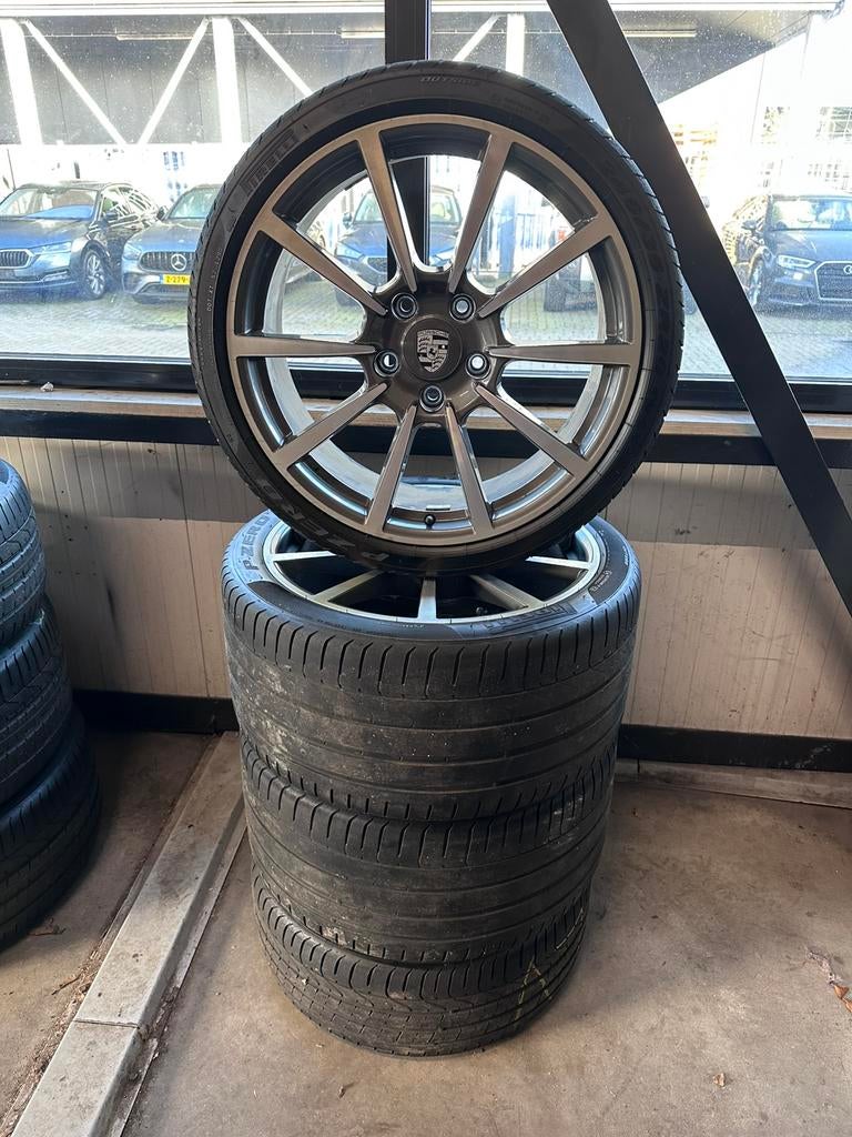 Gebruikt Porsche 911 991.1 20 inch Pirelli zomer set, Auto-onderdelen, Banden en Velgen, Ophalen, Banden en Velgen, Personenwagen