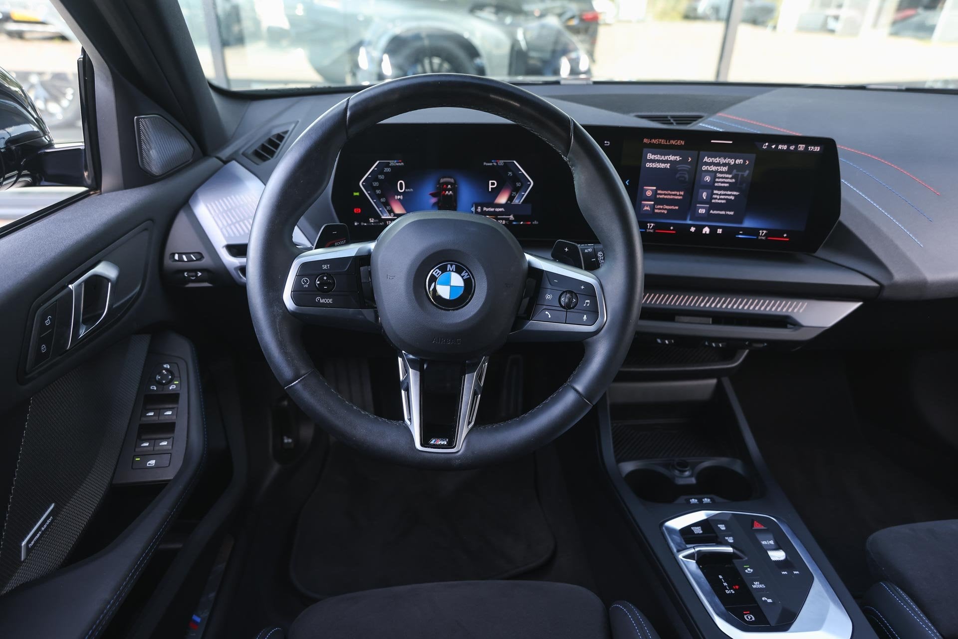 BMW 1 Serie 120 M Sport Automaat / Sportstoelen / Comfort Ac, Auto's, Gebruikt, 156 pk, Met garantie (alle), Zwart