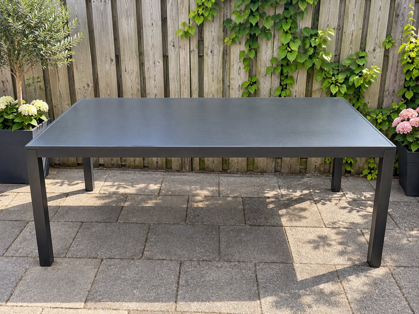 Moderne Tuintafel - Rechthoekig, Antraciet, Tuin en Terras, Ophalen of Verzenden, Zo goed als nieuw, Rechthoekig, Metaal