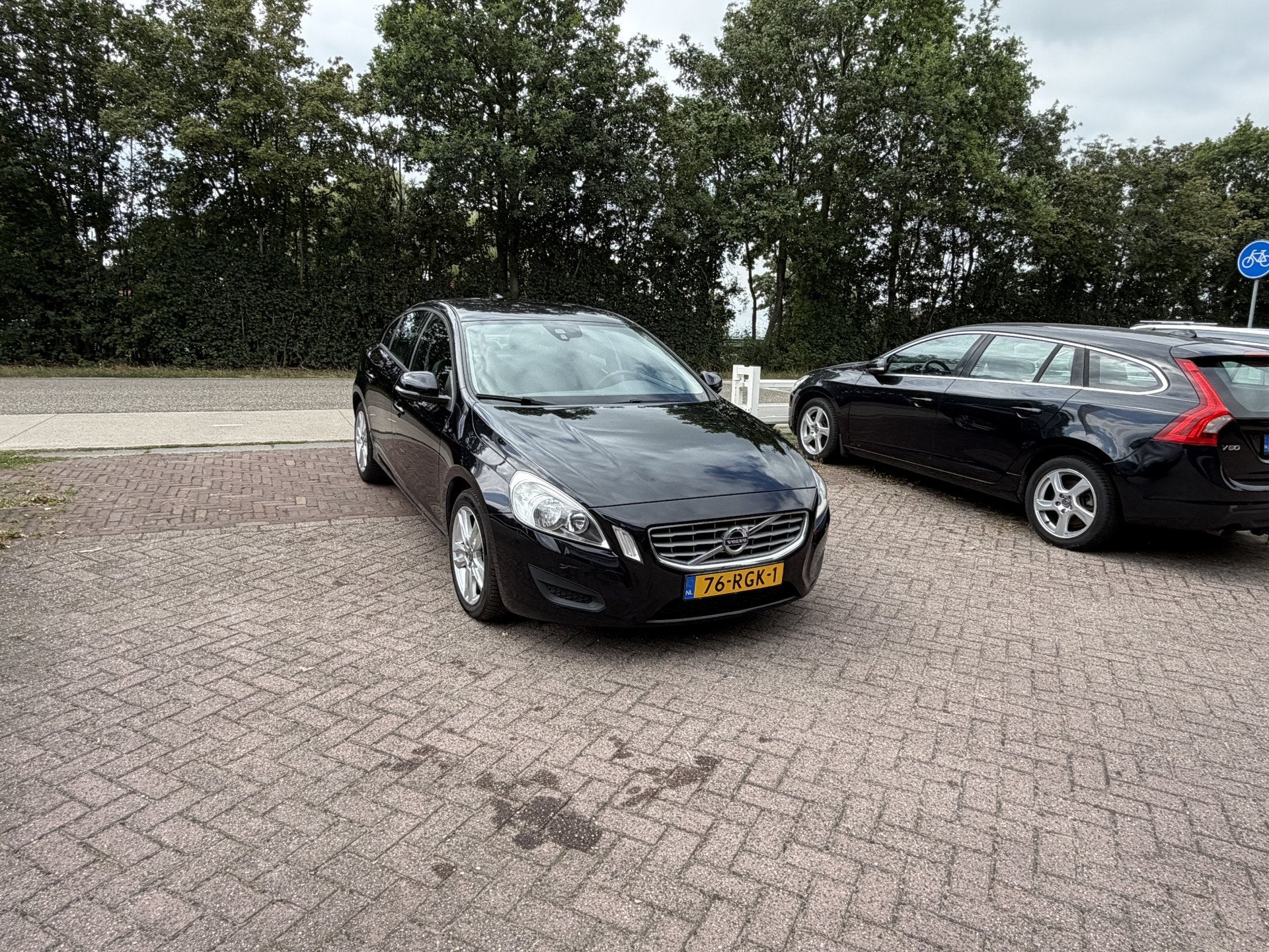 Volvo S60 2.0T Intro Edition CAMERA PDC CRUISE NAVI, Auto's, Volvo, Euro 5, Zwart, 4 cilinders, Zwart