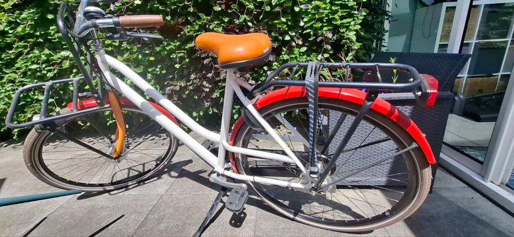 Postcodeloterij fietss met voordrager en bagagedrager, Fietsen en Brommers, Fietsen | Dames | Damesfietsen, Gebruikt, Velgrem