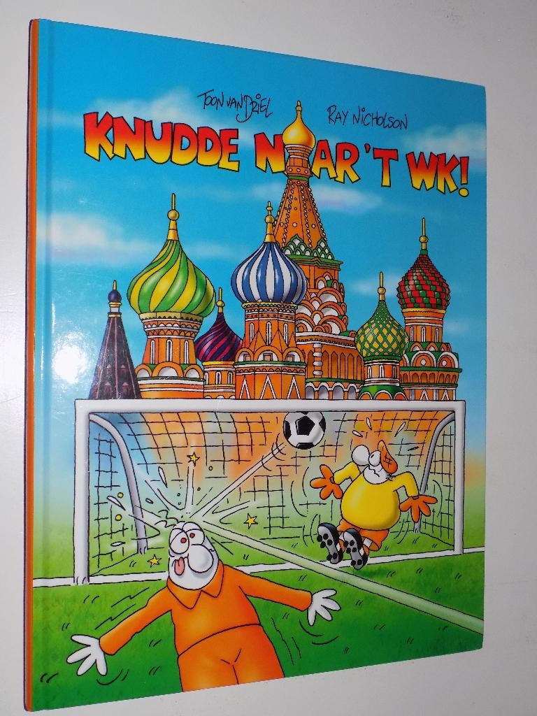 FC Knudde - nn_HC_Knudde naar 't WK!, Boeken, Stripboeken, Eén stripboek, Ophalen of Verzenden, Zo goed als nieuw