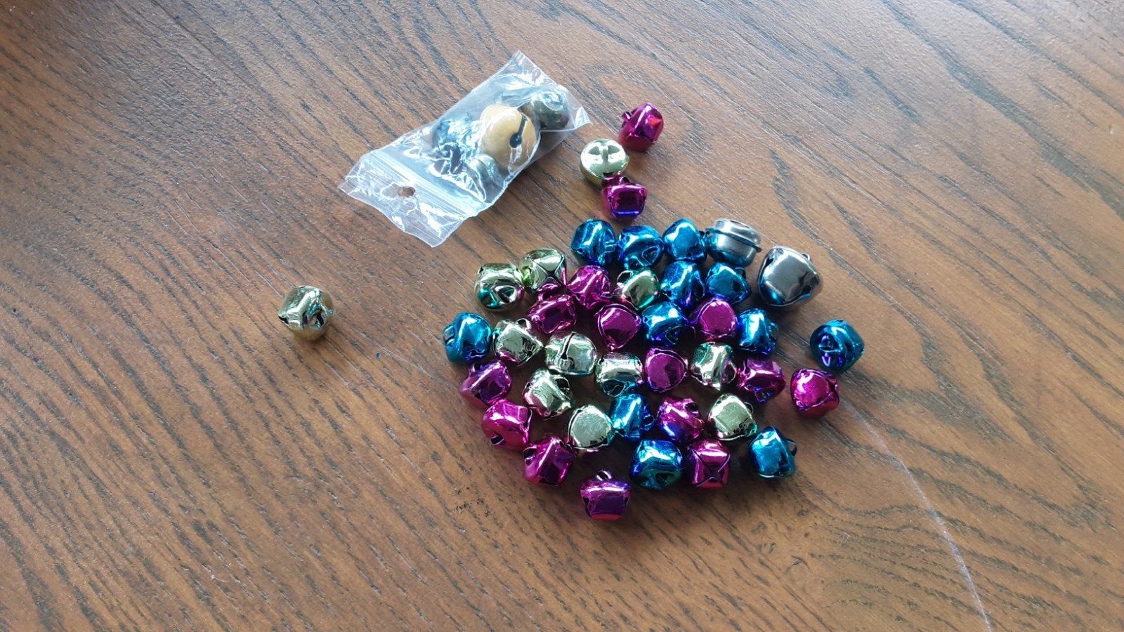 Kleurrijke belletjes voor mouwen - Maak geluid bij beweging, Ophalen of Verzenden, Nieuw
