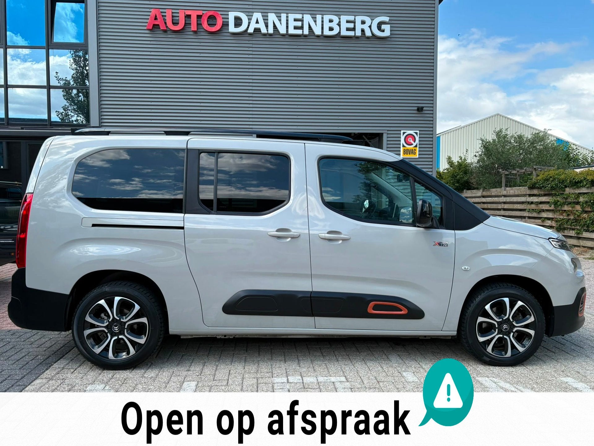 Citroen Berlingo XL 1.2 PureTech XTR GARANTIE! BOM-VOL-OPTIE, Voorwielaandrijving, 1330 kg, Zwart, Origineel Nederlands