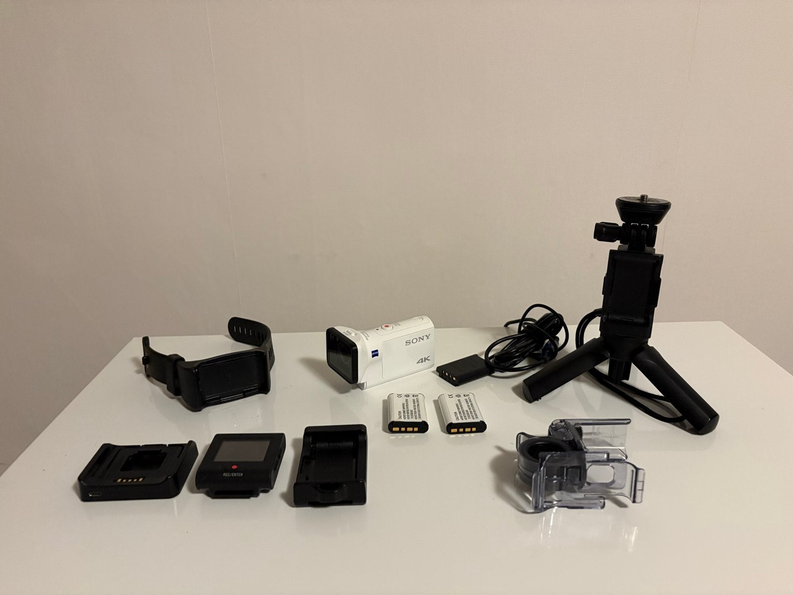Sony FDR-X3000 4K Action Cam met accessoires, Ophalen of Verzenden, Zo goed als nieuw, Sony
